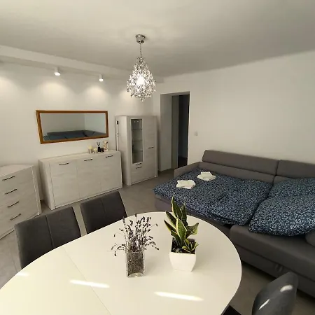 Apartment Przy Cukierni Knurow (Silesia)